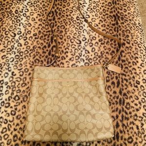 COACH PURSE // CROSSBODY // NEW